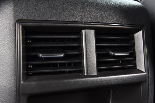 Volkswagen Atlas Cross Sport Vehicle Image 22