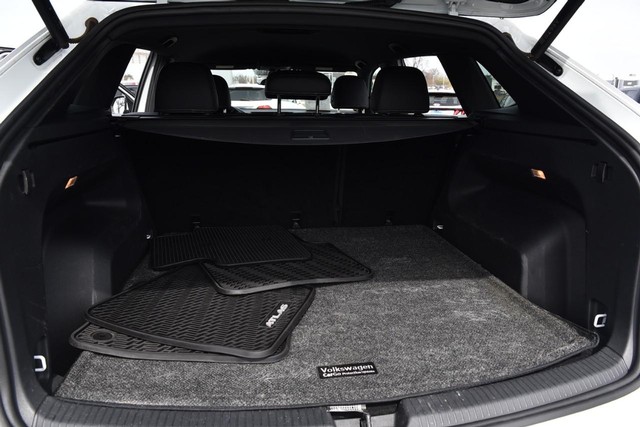 Volkswagen Atlas Cross Sport Vehicle Image 24