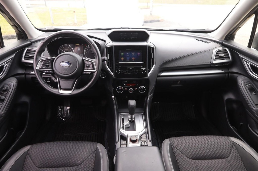Subaru Forester Vehicle Full-screen Gallery Image 23