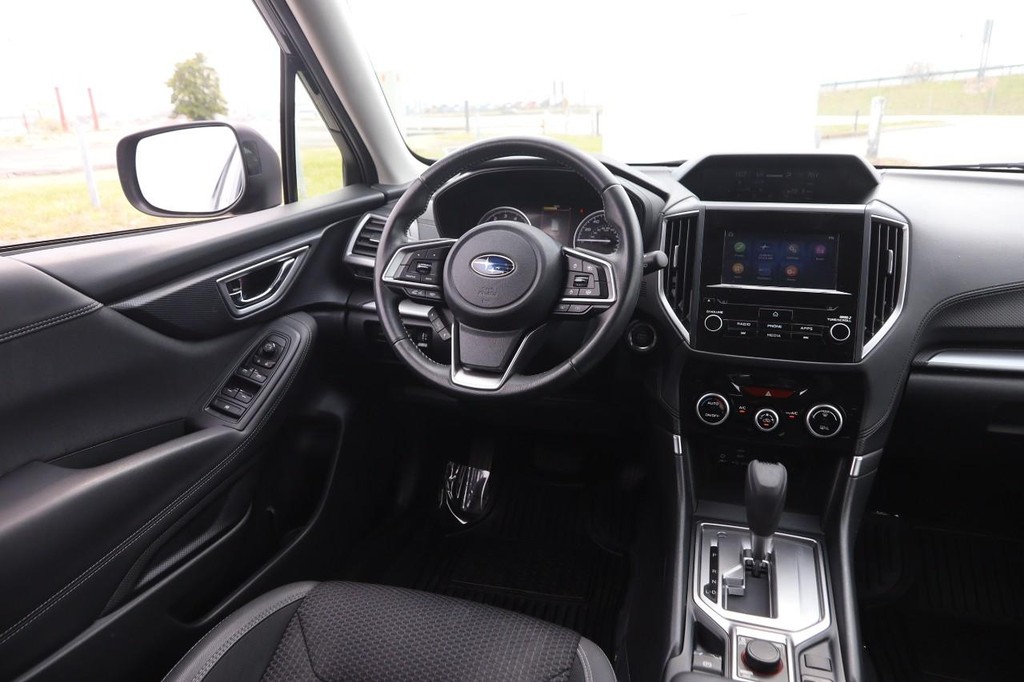 Subaru Forester Vehicle Full-screen Gallery Image 24