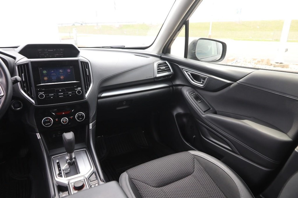 Subaru Forester Vehicle Full-screen Gallery Image 27