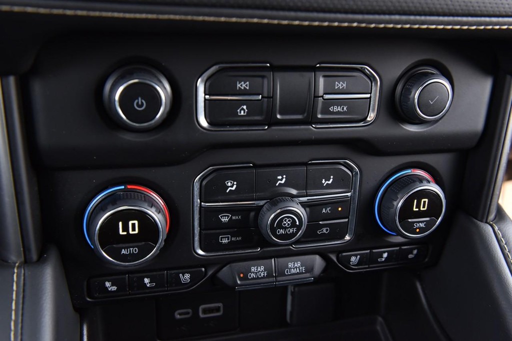 Chevrolet Tahoe Vehicle Full-screen Gallery Image 16