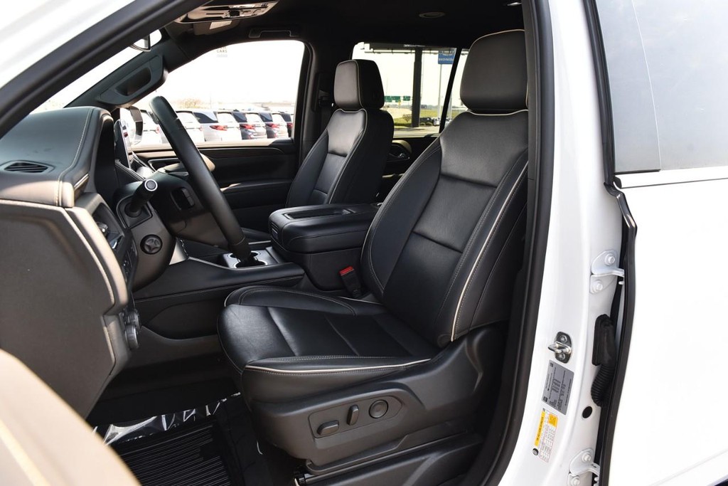 Chevrolet Tahoe Vehicle Full-screen Gallery Image 20