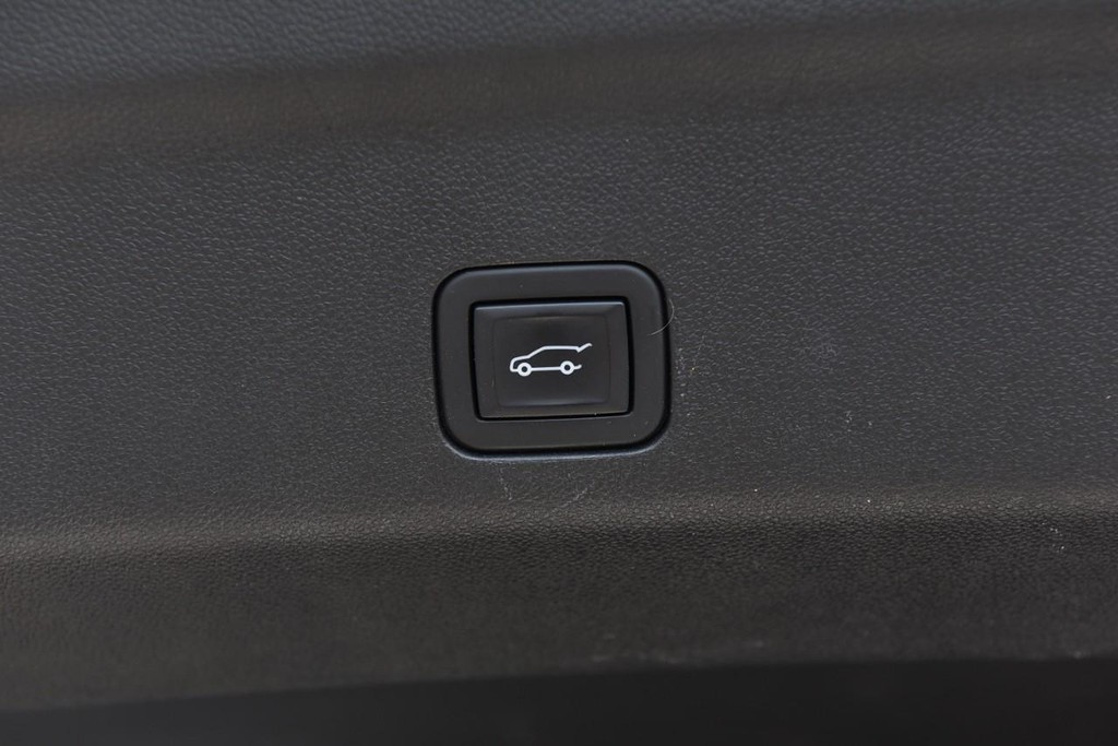 Chevrolet Tahoe Vehicle Full-screen Gallery Image 27