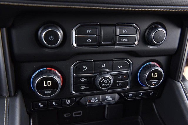 Chevrolet Tahoe Vehicle Image 16