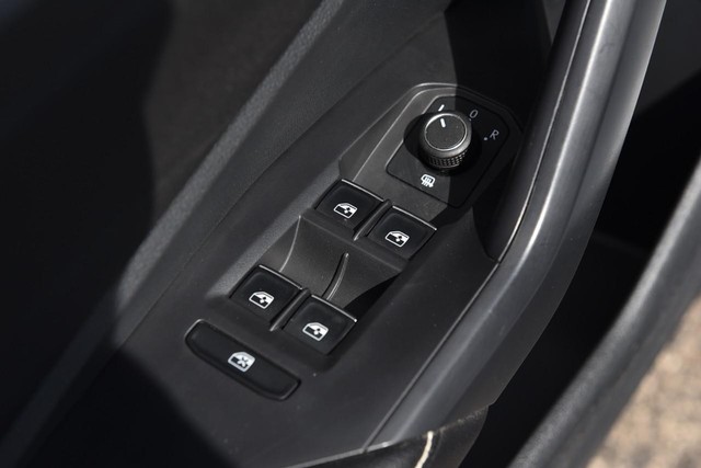 Volkswagen Jetta Vehicle Image 08