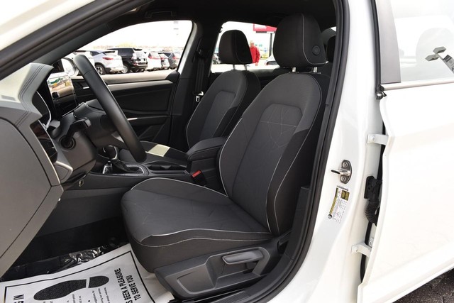 Volkswagen Jetta Vehicle Image 19