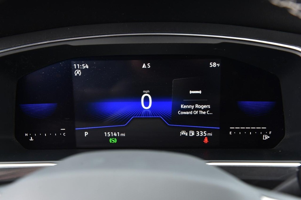 Volkswagen Tiguan Vehicle Full-screen Gallery Image 11