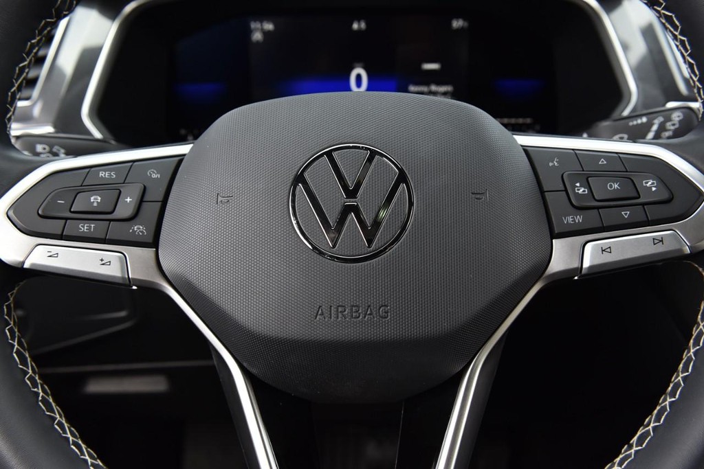 Volkswagen Tiguan Vehicle Full-screen Gallery Image 17