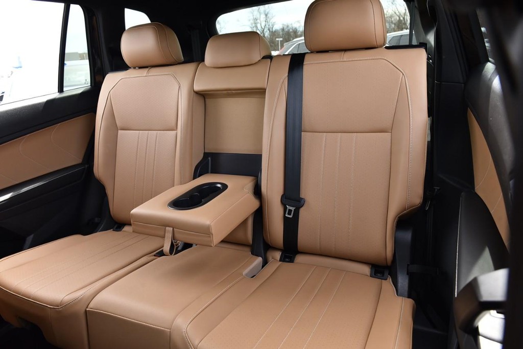 Volkswagen Tiguan Vehicle Full-screen Gallery Image 21