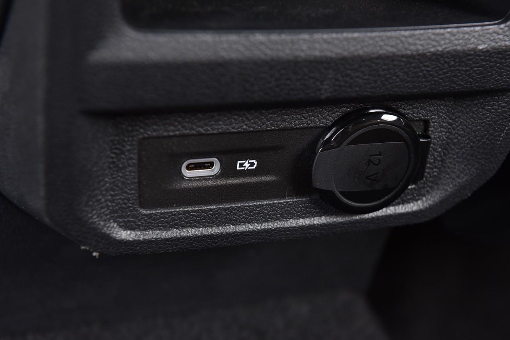 Volkswagen Tiguan Vehicle Full-screen Gallery Image 23