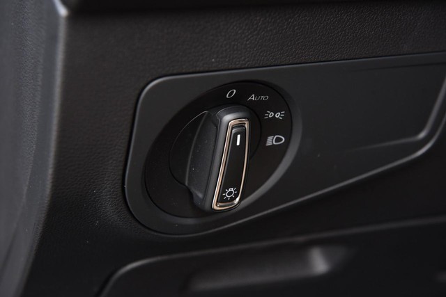 Volkswagen Tiguan Vehicle Image 10