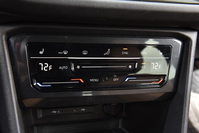 Volkswagen Tiguan Vehicle Image 14