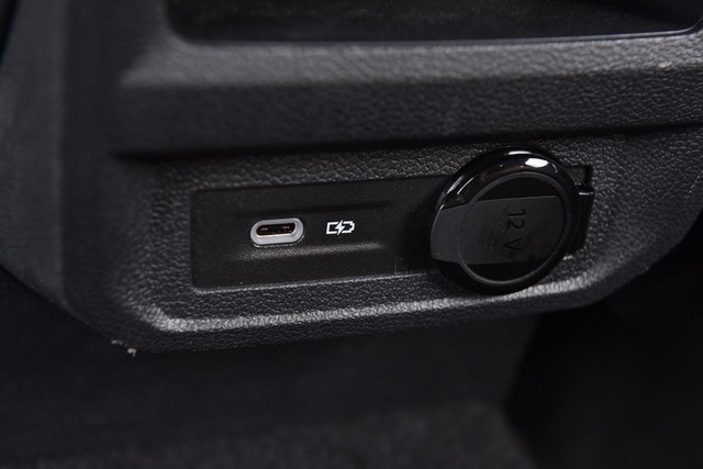 Volkswagen Tiguan Vehicle Image 23