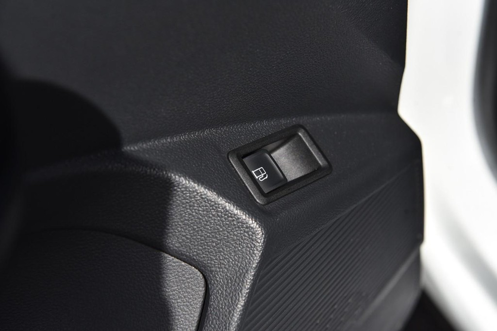 Volkswagen Taos Vehicle Full-screen Gallery Image 9