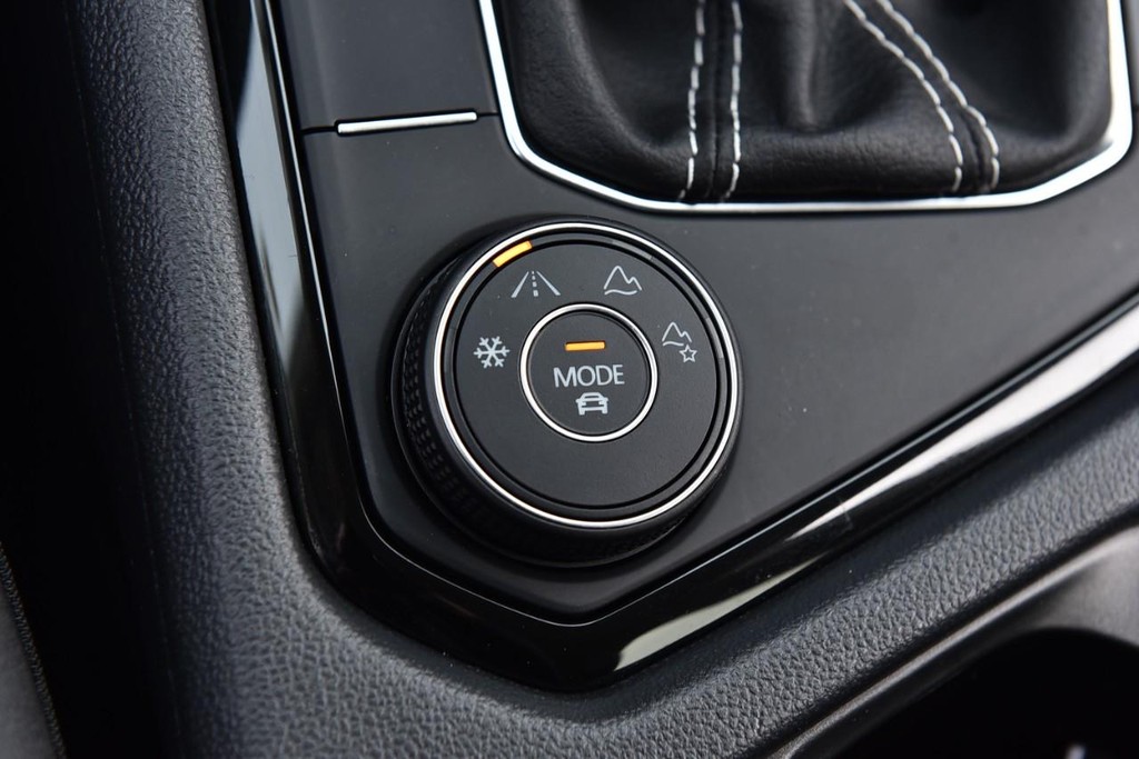 Volkswagen Taos Vehicle Full-screen Gallery Image 17