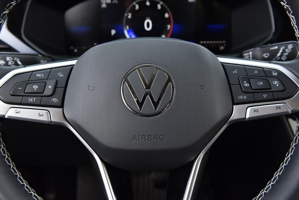 Volkswagen Taos Vehicle Full-screen Gallery Image 18