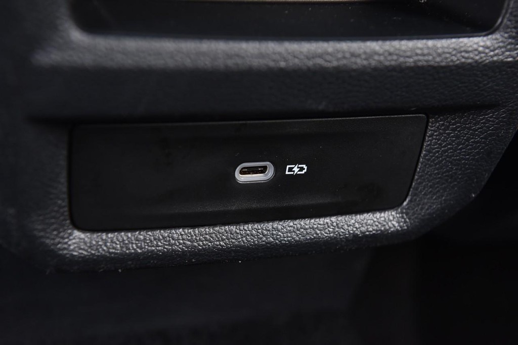 Volkswagen Taos Vehicle Full-screen Gallery Image 23