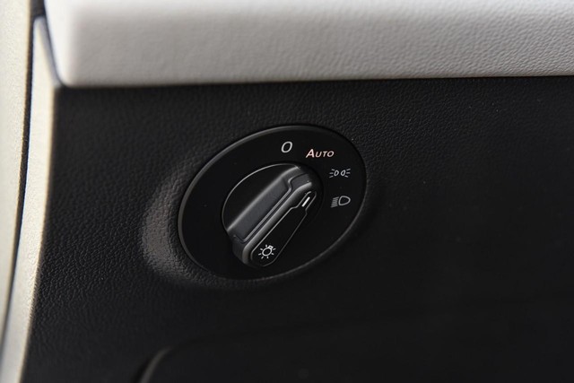 Volkswagen Taos Vehicle Image 10