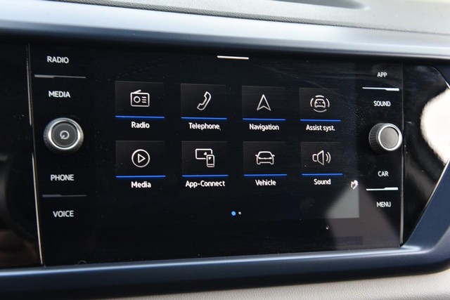 Volkswagen Taos Vehicle Image 13