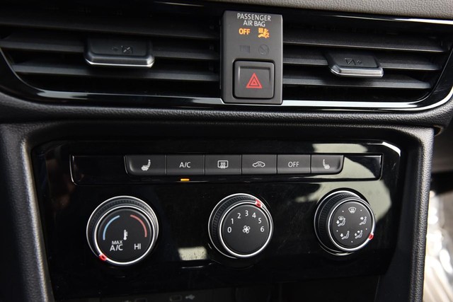 Volkswagen Taos Vehicle Image 14