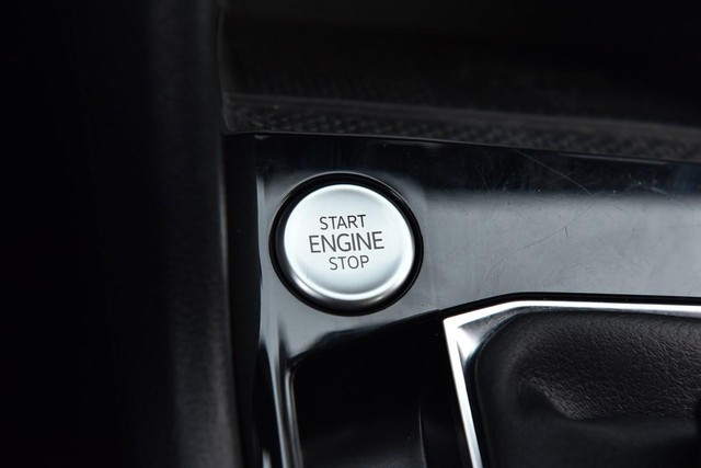 Volkswagen Taos Vehicle Image 16