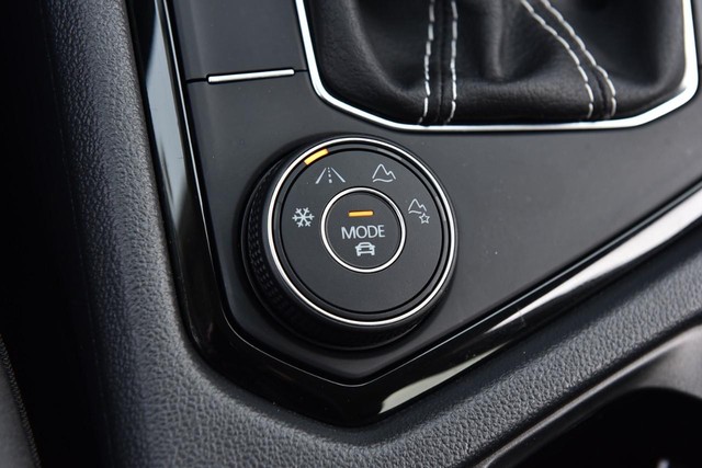 Volkswagen Taos Vehicle Image 17