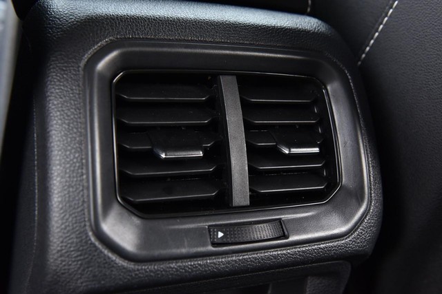 Volkswagen Taos Vehicle Image 22