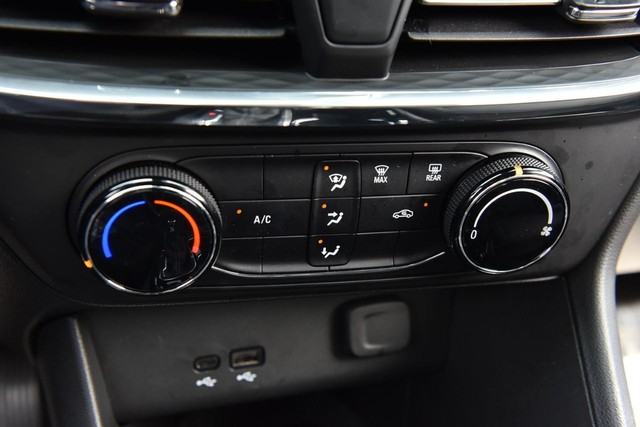 Buick Encore GX Vehicle Image 14