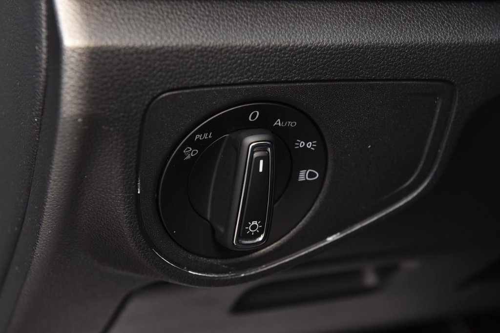 Volkswagen Atlas Vehicle Full-screen Gallery Image 11