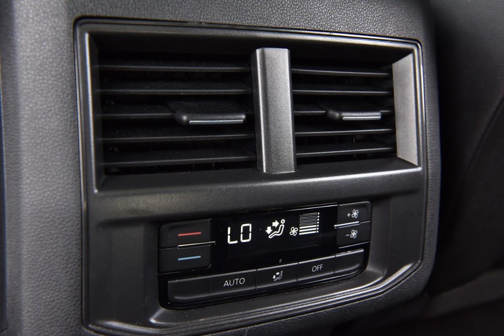 Volkswagen Atlas Vehicle Full-screen Gallery Image 23