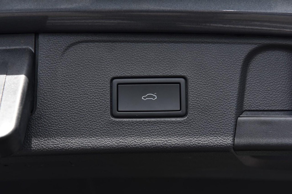 Volkswagen Atlas Vehicle Full-screen Gallery Image 27