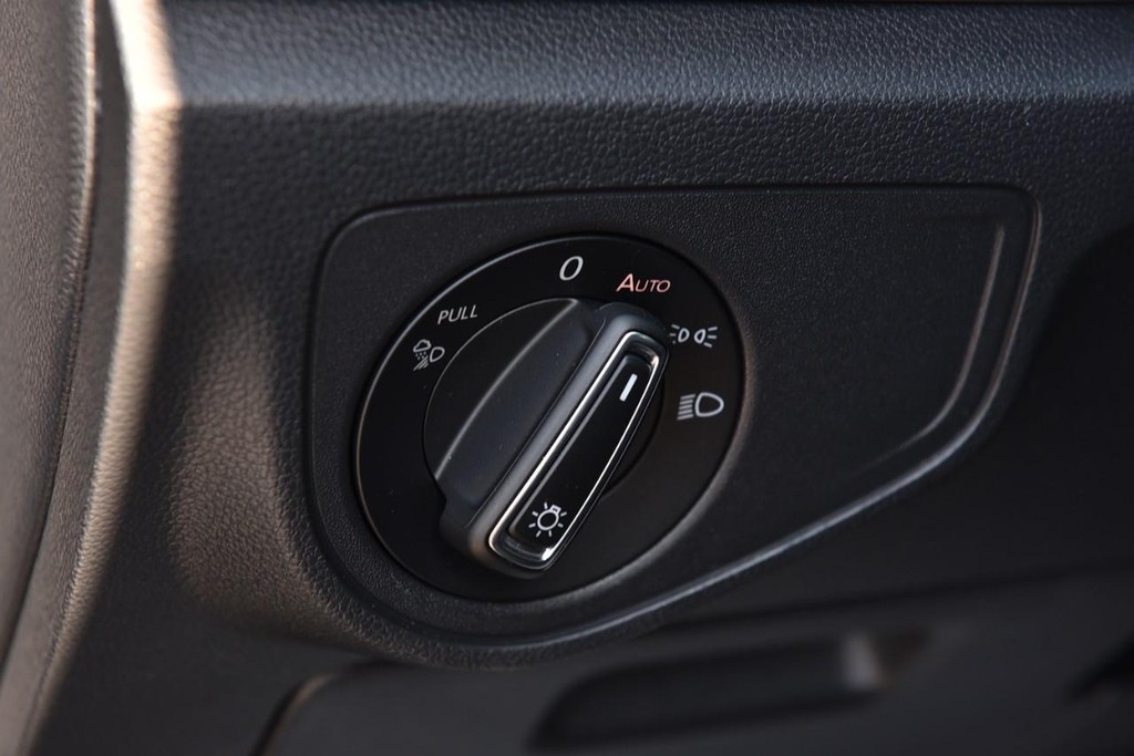 Volkswagen Atlas Vehicle Full-screen Gallery Image 11