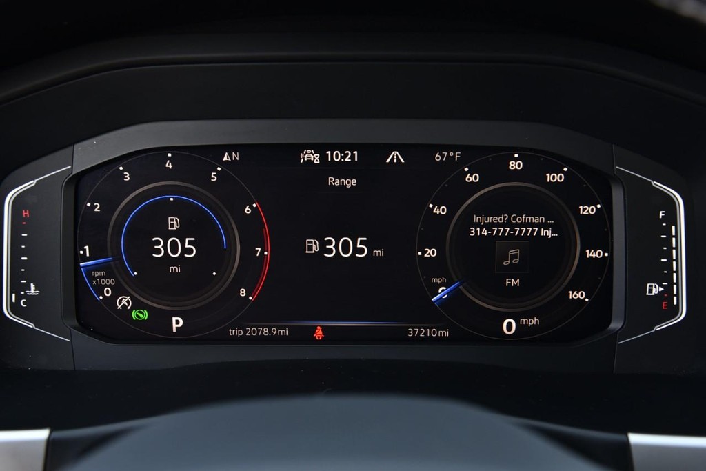 Volkswagen Atlas Vehicle Full-screen Gallery Image 12