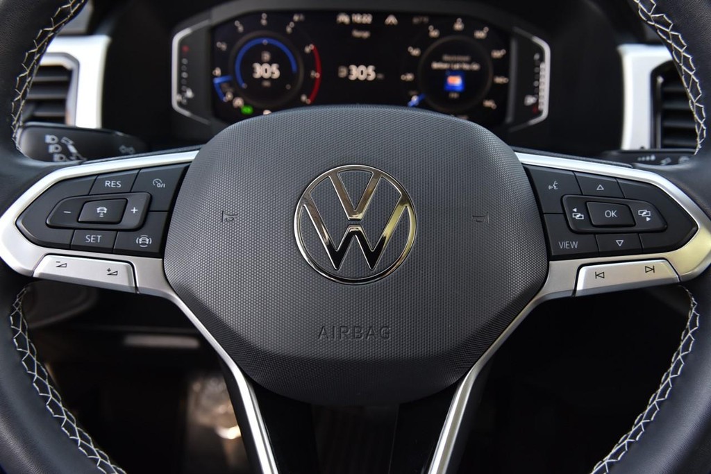 Volkswagen Atlas Vehicle Full-screen Gallery Image 18