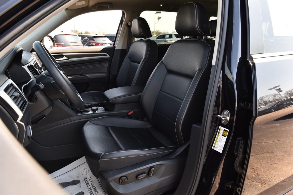 Volkswagen Atlas Vehicle Full-screen Gallery Image 19