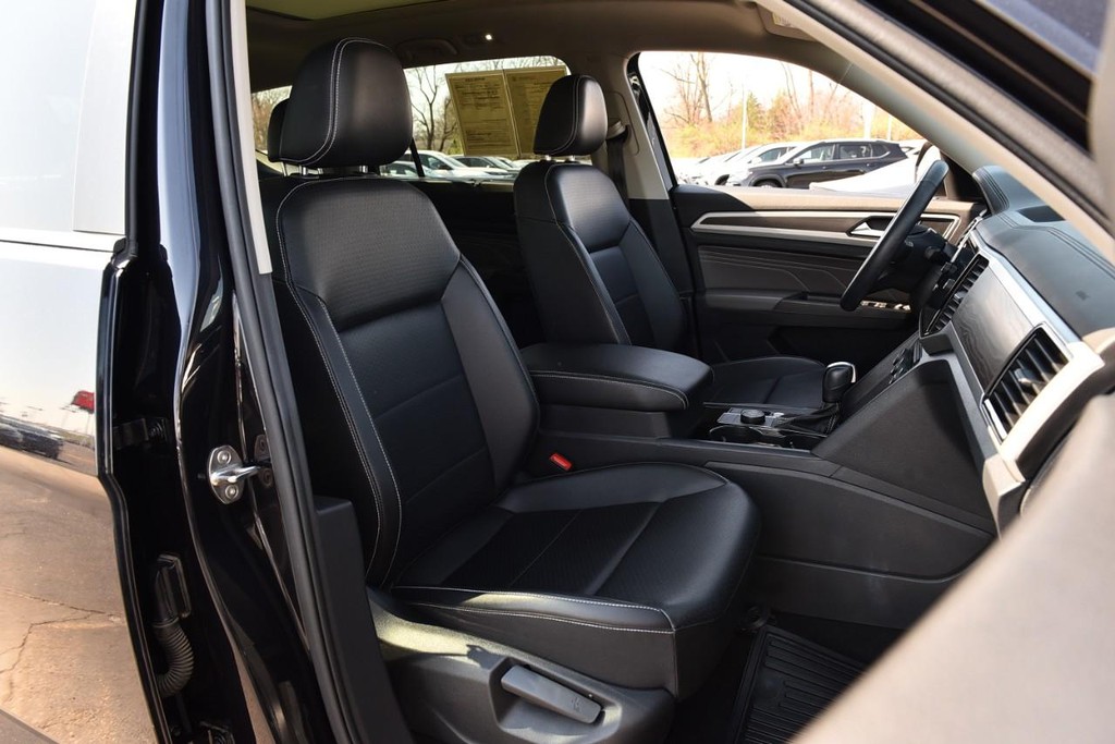 Volkswagen Atlas Vehicle Full-screen Gallery Image 20