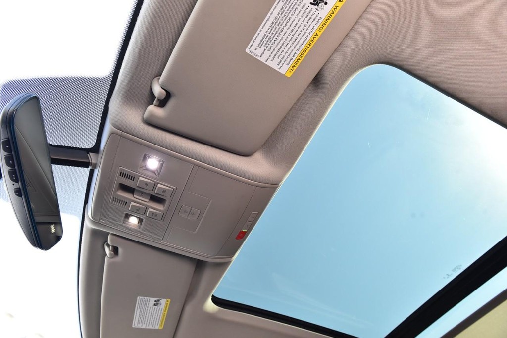 Volkswagen Atlas Vehicle Full-screen Gallery Image 21