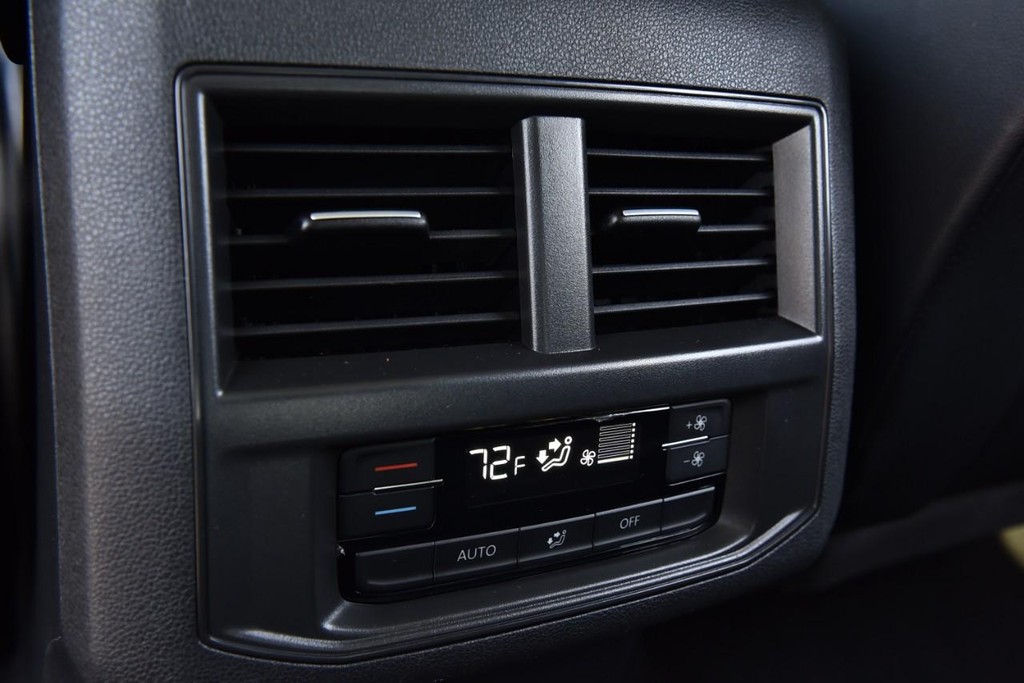 Volkswagen Atlas Vehicle Full-screen Gallery Image 23