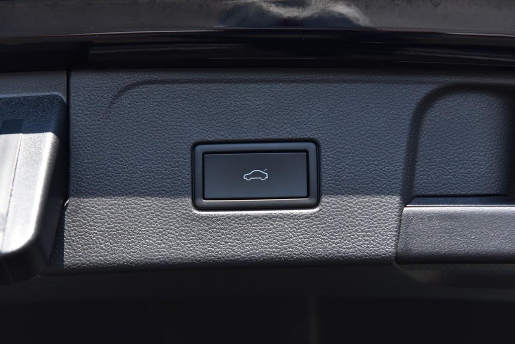 Volkswagen Atlas Vehicle Full-screen Gallery Image 27