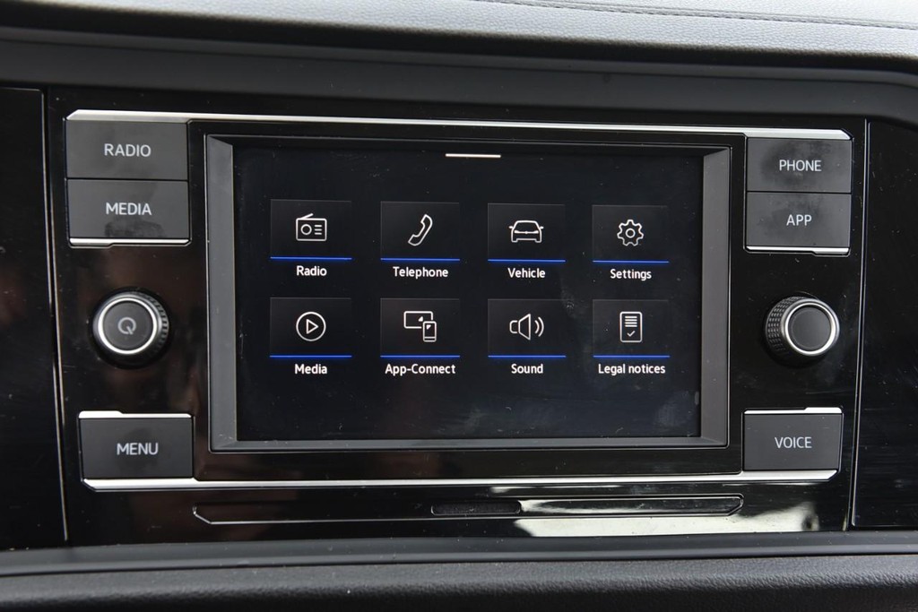 Volkswagen Jetta Vehicle Full-screen Gallery Image 14