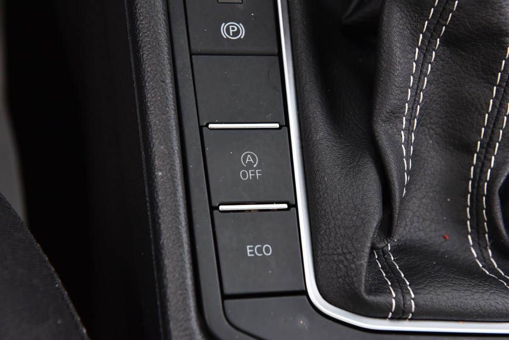 Volkswagen Jetta Vehicle Full-screen Gallery Image 17