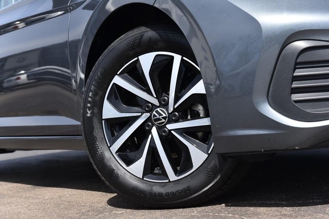 Volkswagen Jetta Vehicle Image 03