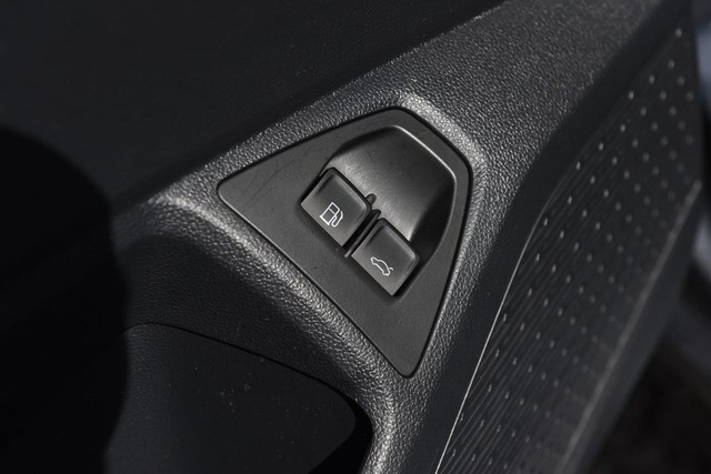 Volkswagen Jetta Vehicle Image 09