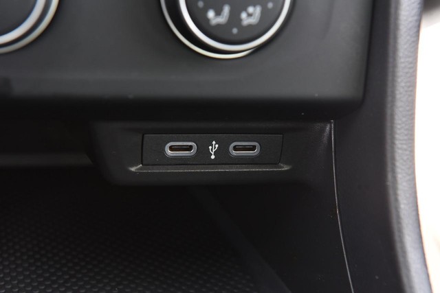 Volkswagen Jetta Vehicle Image 16