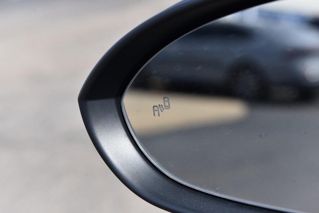 Volkswagen Jetta Vehicle Full-screen Gallery Image 10