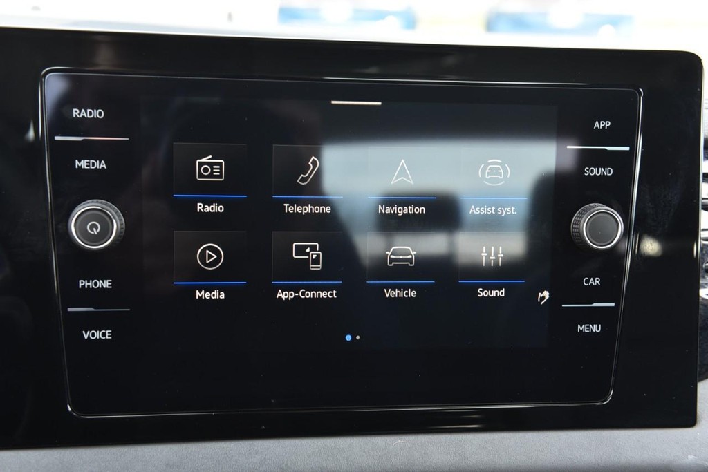 Volkswagen Jetta Vehicle Full-screen Gallery Image 14