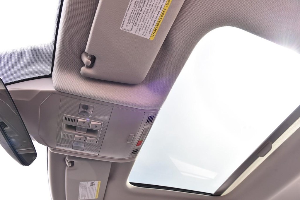 Volkswagen Jetta Vehicle Full-screen Gallery Image 22