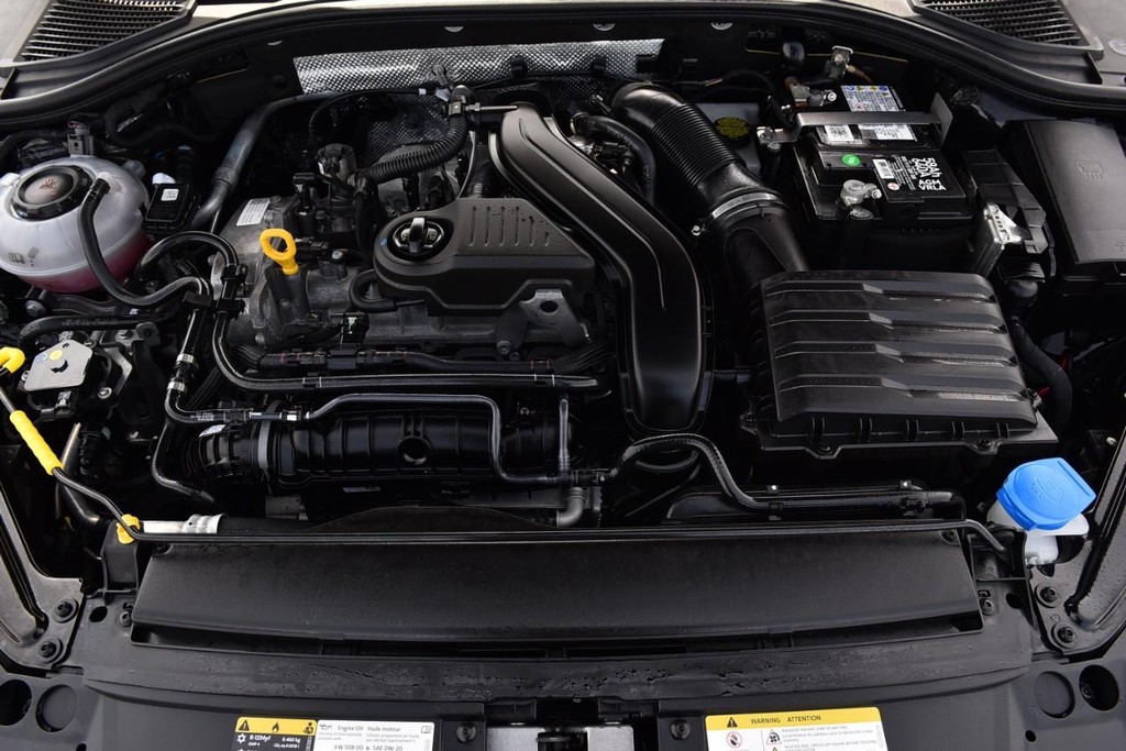 Volkswagen Jetta Vehicle Full-screen Gallery Image 25