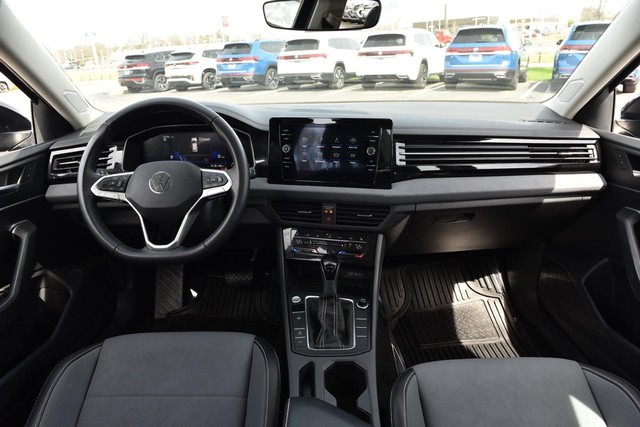 Volkswagen Jetta Vehicle Image 07